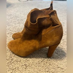 Sole‎ society suede booties size 6